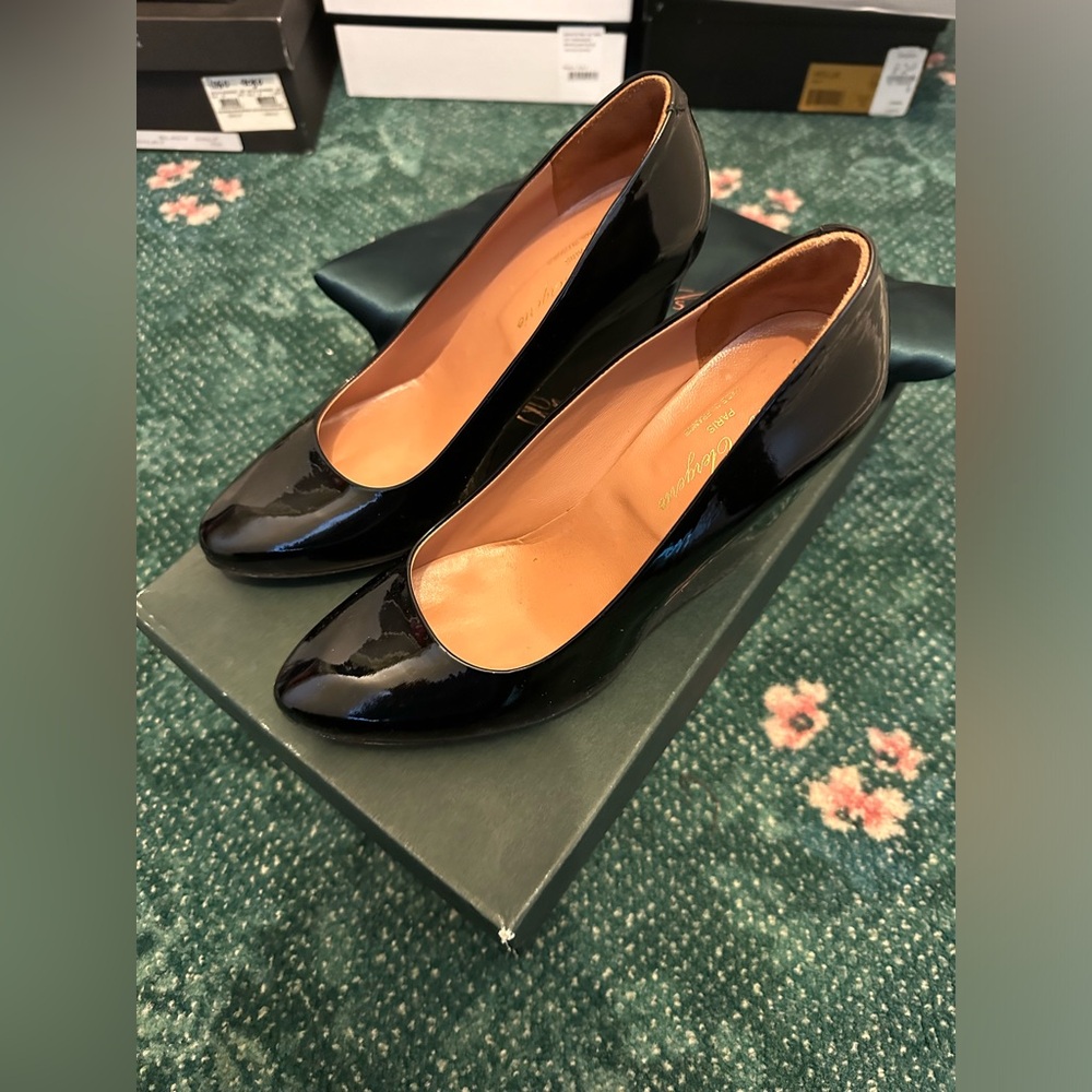 Robert clergerie black patent wedges